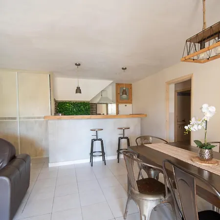 Апартаменты Location De Figuier Avec Jardin Barbecue Piscine Chauffee A