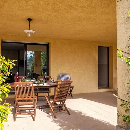 Location De Figuier Avec Jardin Barbecue Piscine Chauffee A Апартаменты Кальви