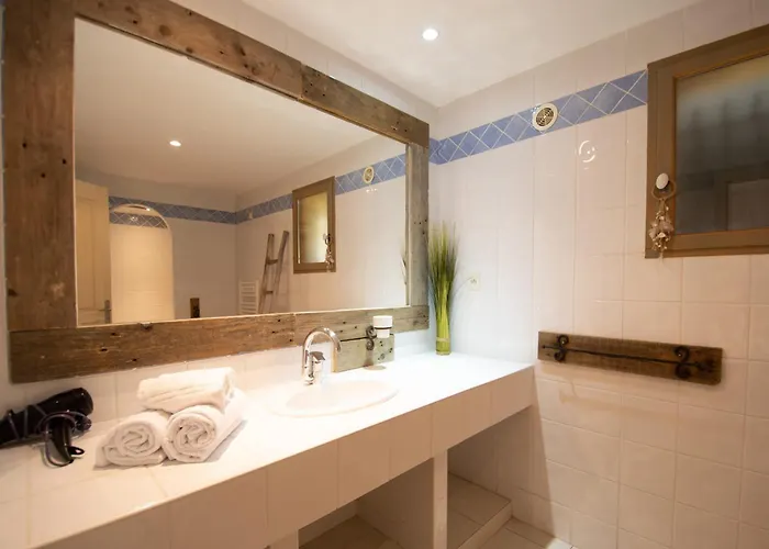 Location De Figuier Avec Jardin Barbecue Piscine Chauffee A Apartment Calvi (Corsica)