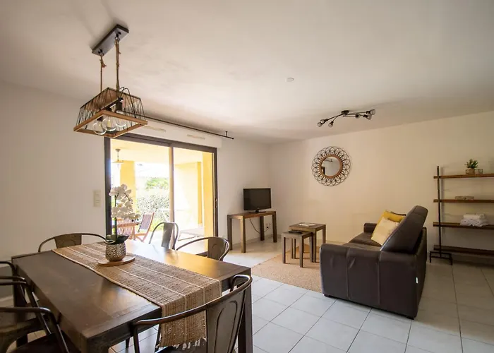 Location De Figuier Avec Jardin Barbecue Piscine Chauffee A * Calvi (Corsica)